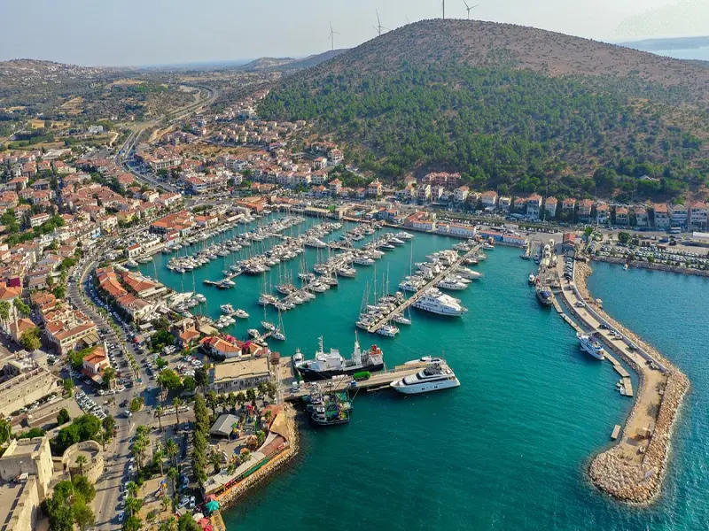 Çeşme’de lüks ahşap laminat parke döşeme