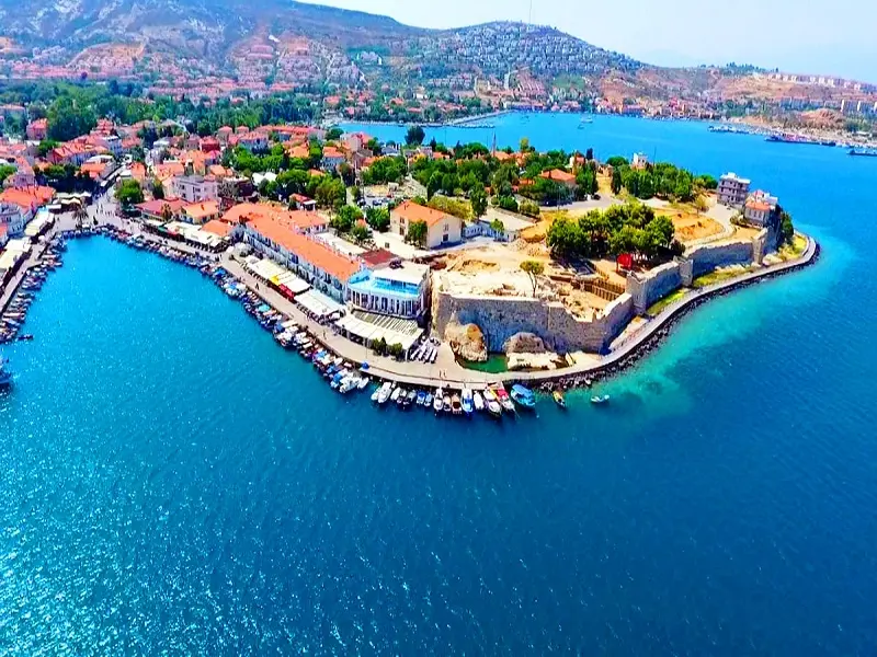 Foça’da dayanıklı ahşap laminat parke döşeme